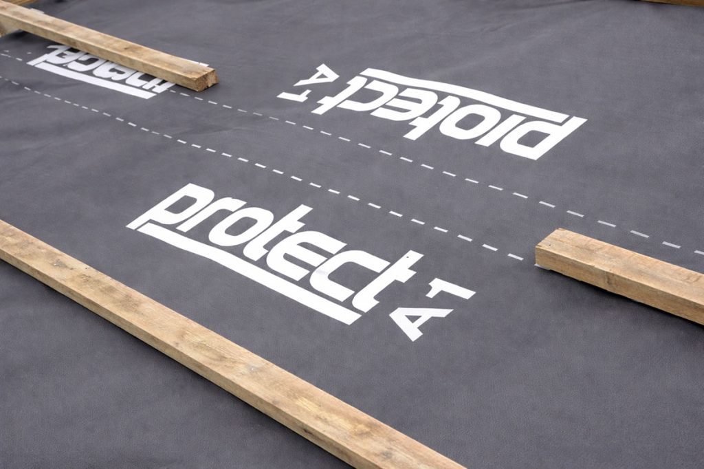 A1 impermeable roofing underlay for pitched roofs